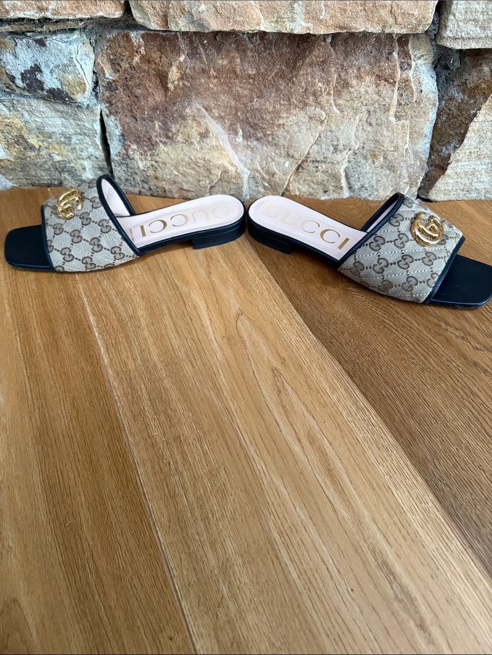 Gucci Sandals - Picture 4 of 9